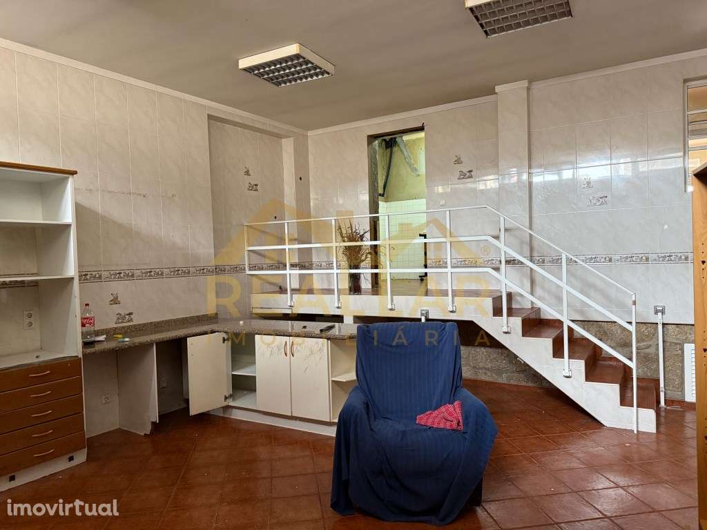 Moradia em Banda T5 para Restauro no Centro de Vila do Conde - Grande imagem: 4/28