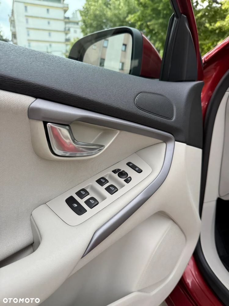 Volvo V40 T4 Kinetic - 11