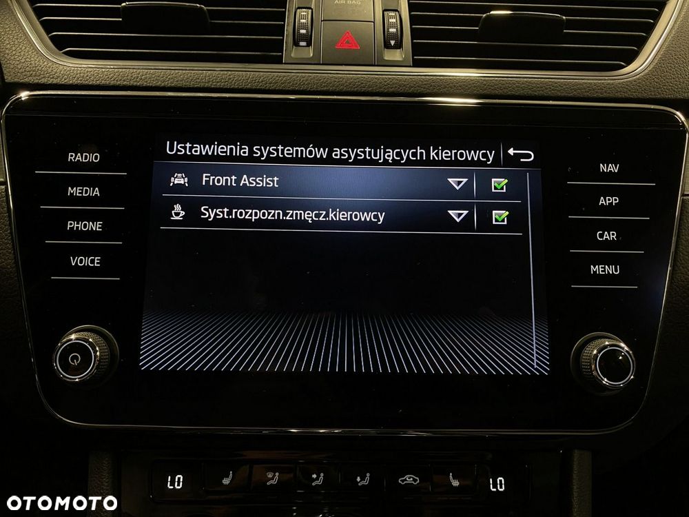 Skoda Superb 2.0 TDI DSG Style - 31