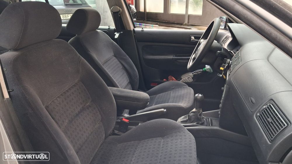 VW Golf 1.4i Confort - 12
