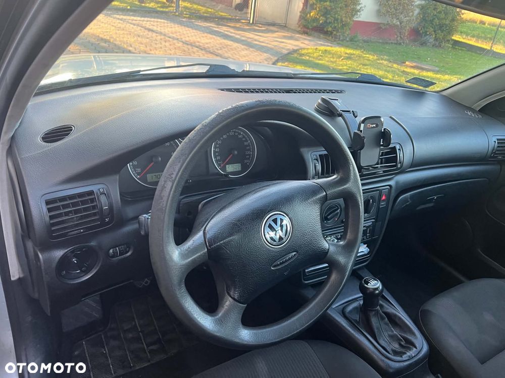 Volkswagen Passat - 5