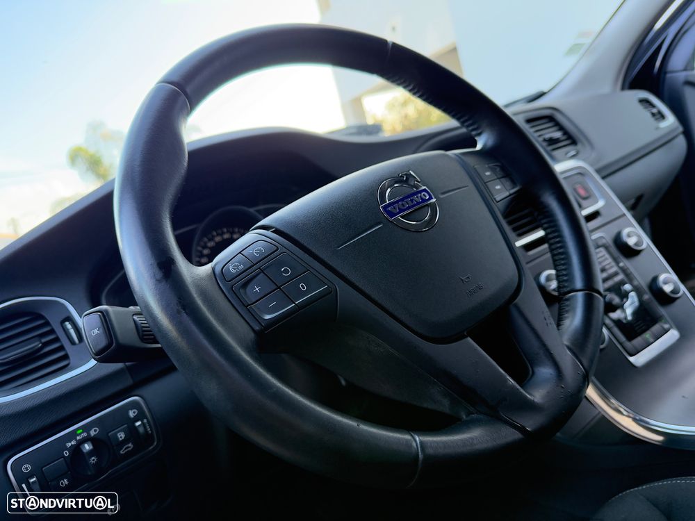 Volvo V60 Cross Country 2.0 D3 Momentum - 42