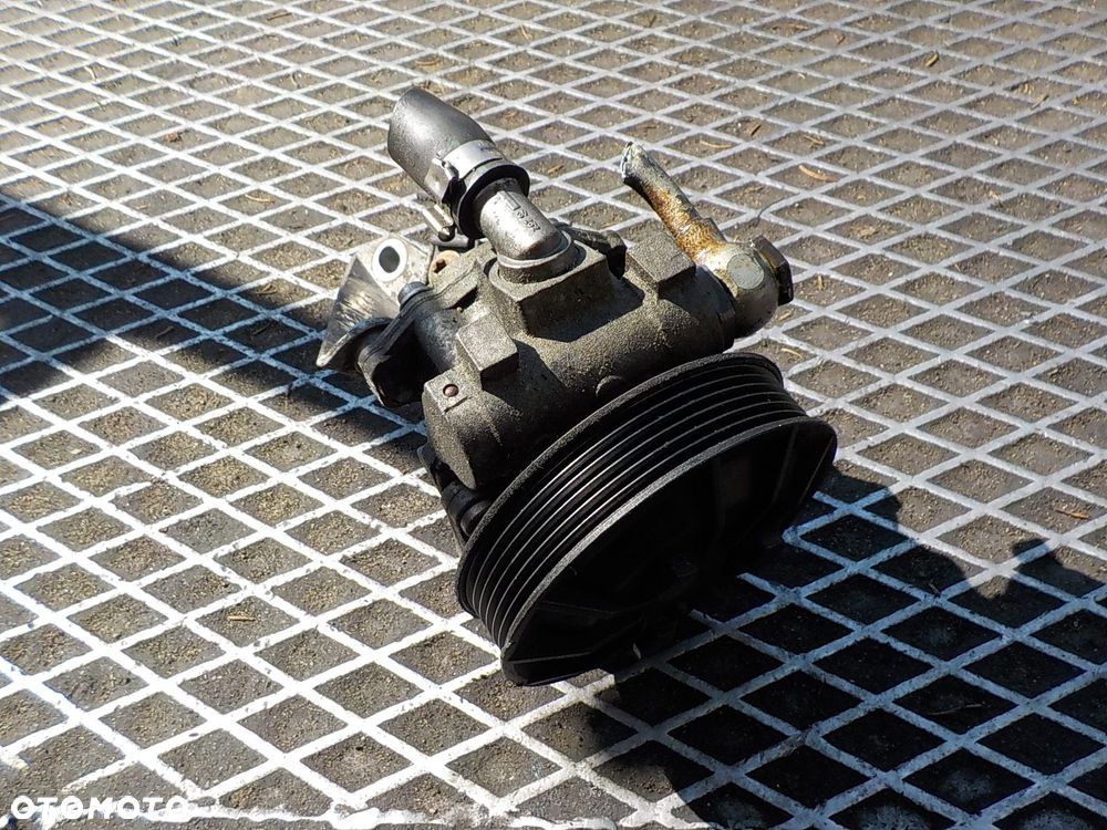 BMW 3 (E90) 3.0 B POMPA WSPOMAGANIA LH2113105 - 1