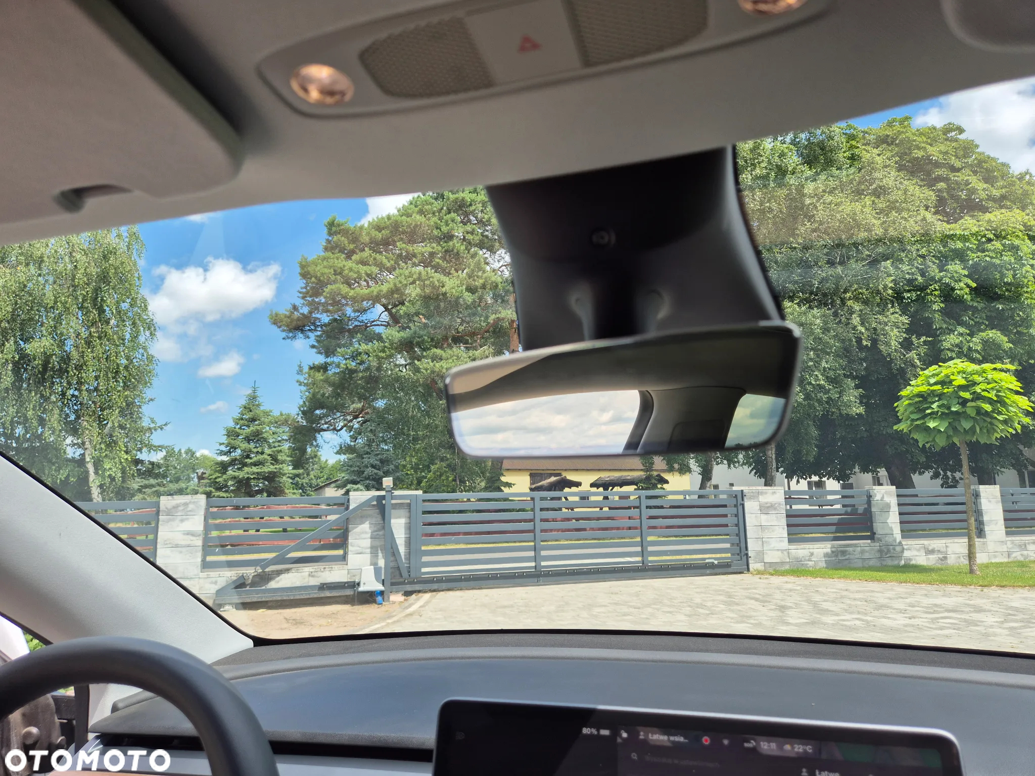 Tesla Y Long Range AWD - 16