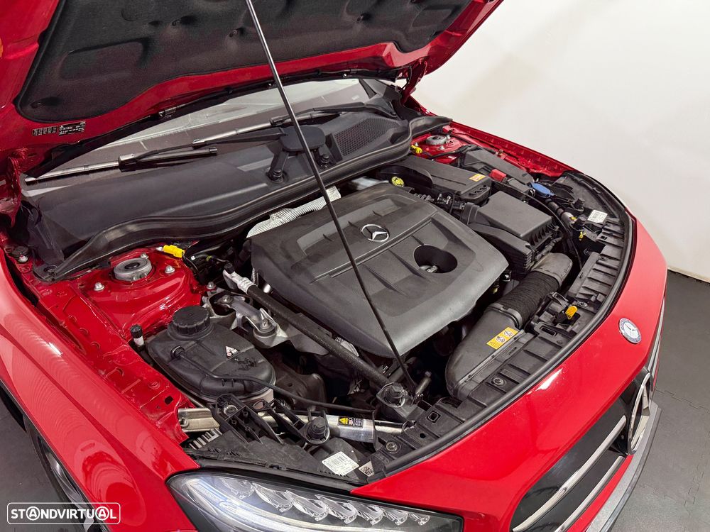 Mercedes-Benz GLA 180 d AMG Line - 35