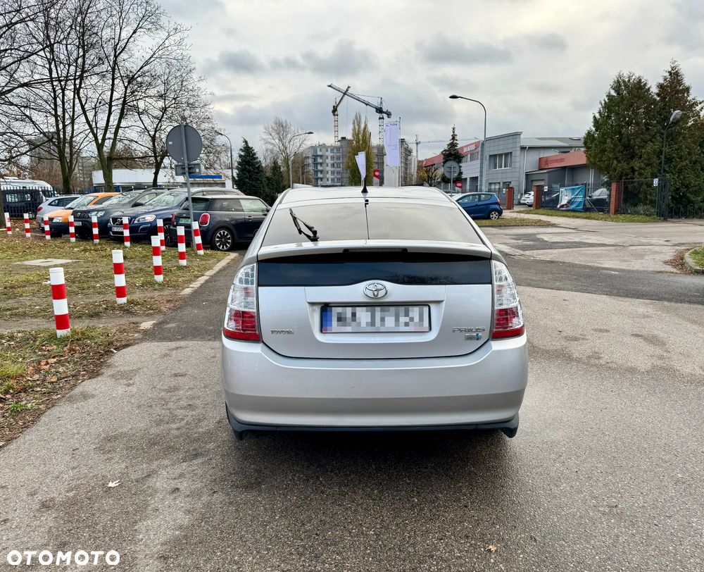 Toyota Prius 1.5 VVT-i Sol - 4