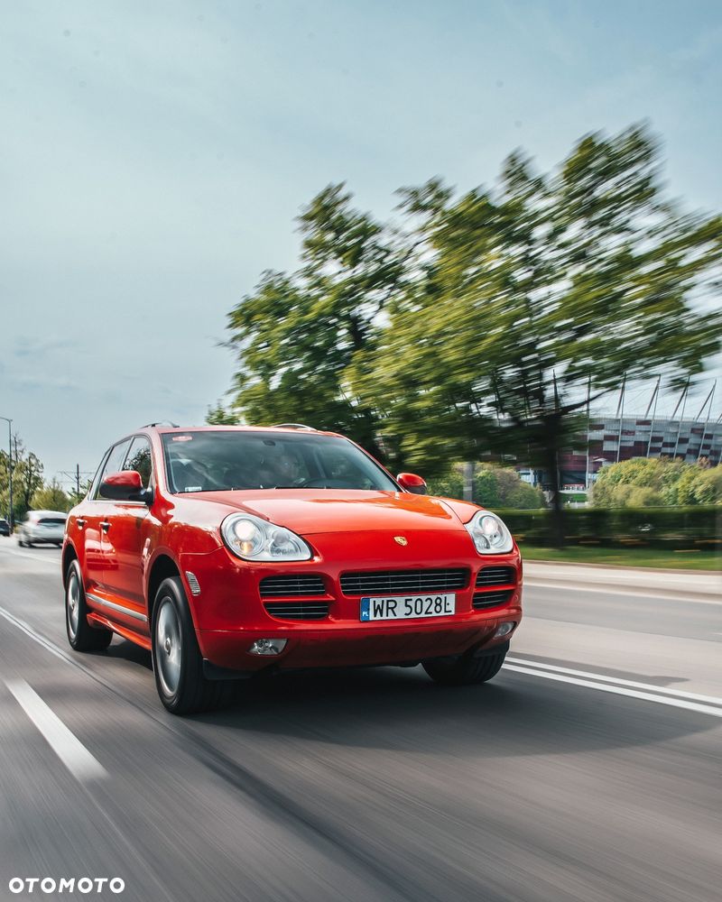 Porsche Cayenne - 2