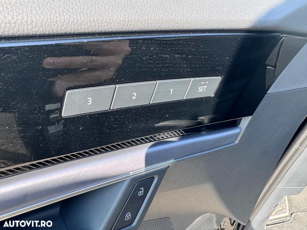 Volkswagen Touareg V6 TDI 4MOTION R-Line - 25