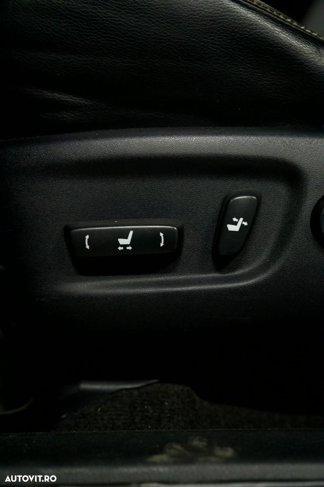 Toyota RAV4 2.2 D-4CAT 4WD Aut Executive - 14