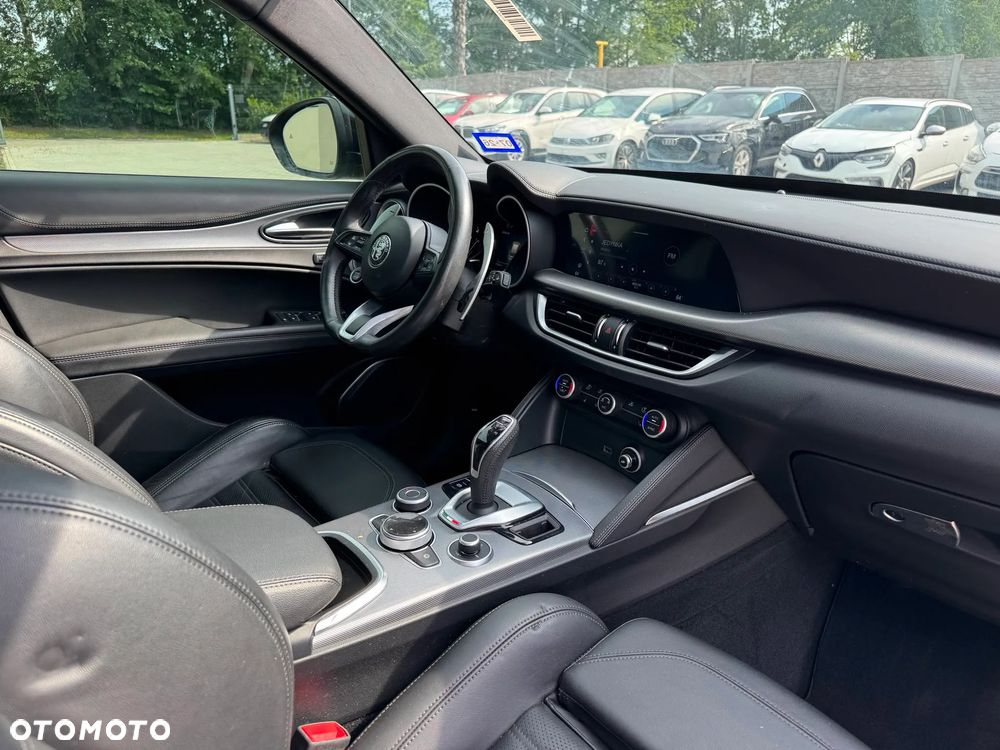 Alfa Romeo Stelvio 2.0 Turbo 16V AT8-Q4 Tributo Italiano - 21