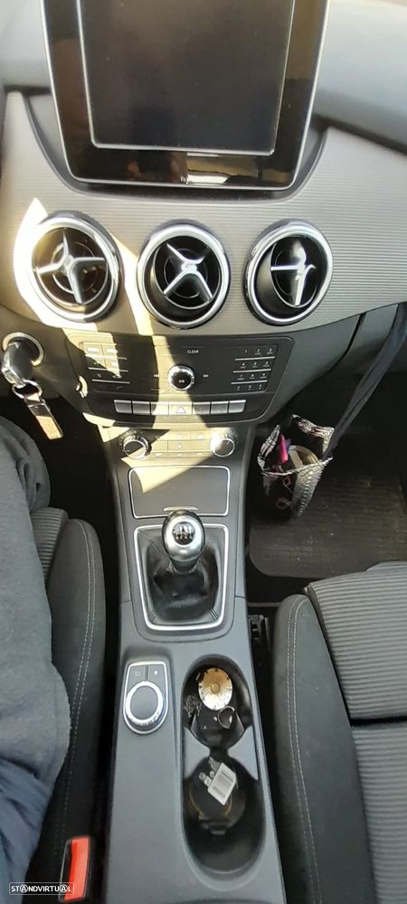 Mercedes-Benz B 180 d Style - 12