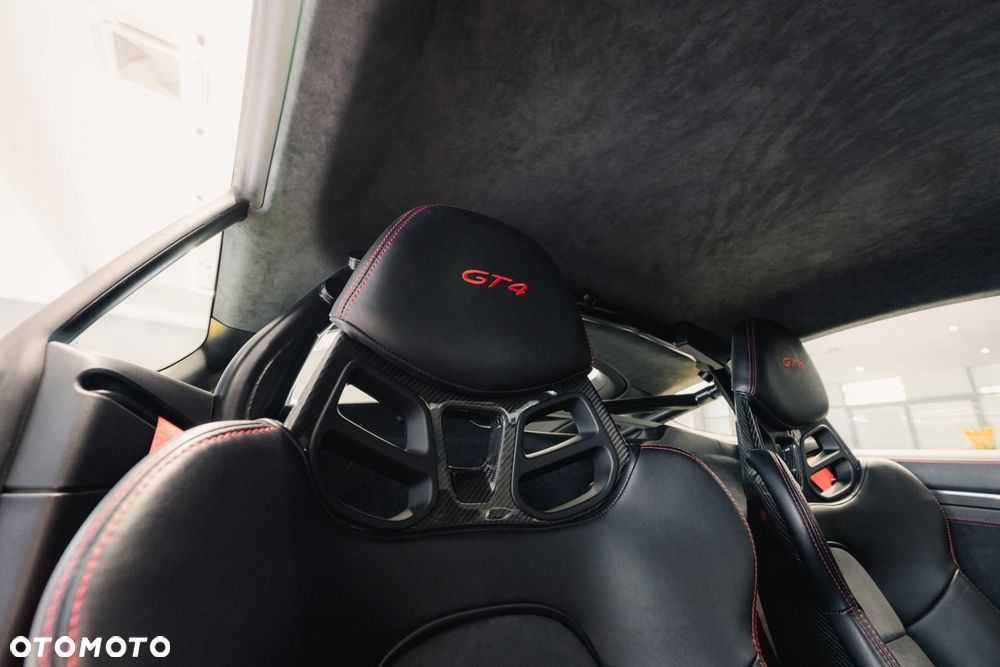 Porsche Cayman GT4 - 33