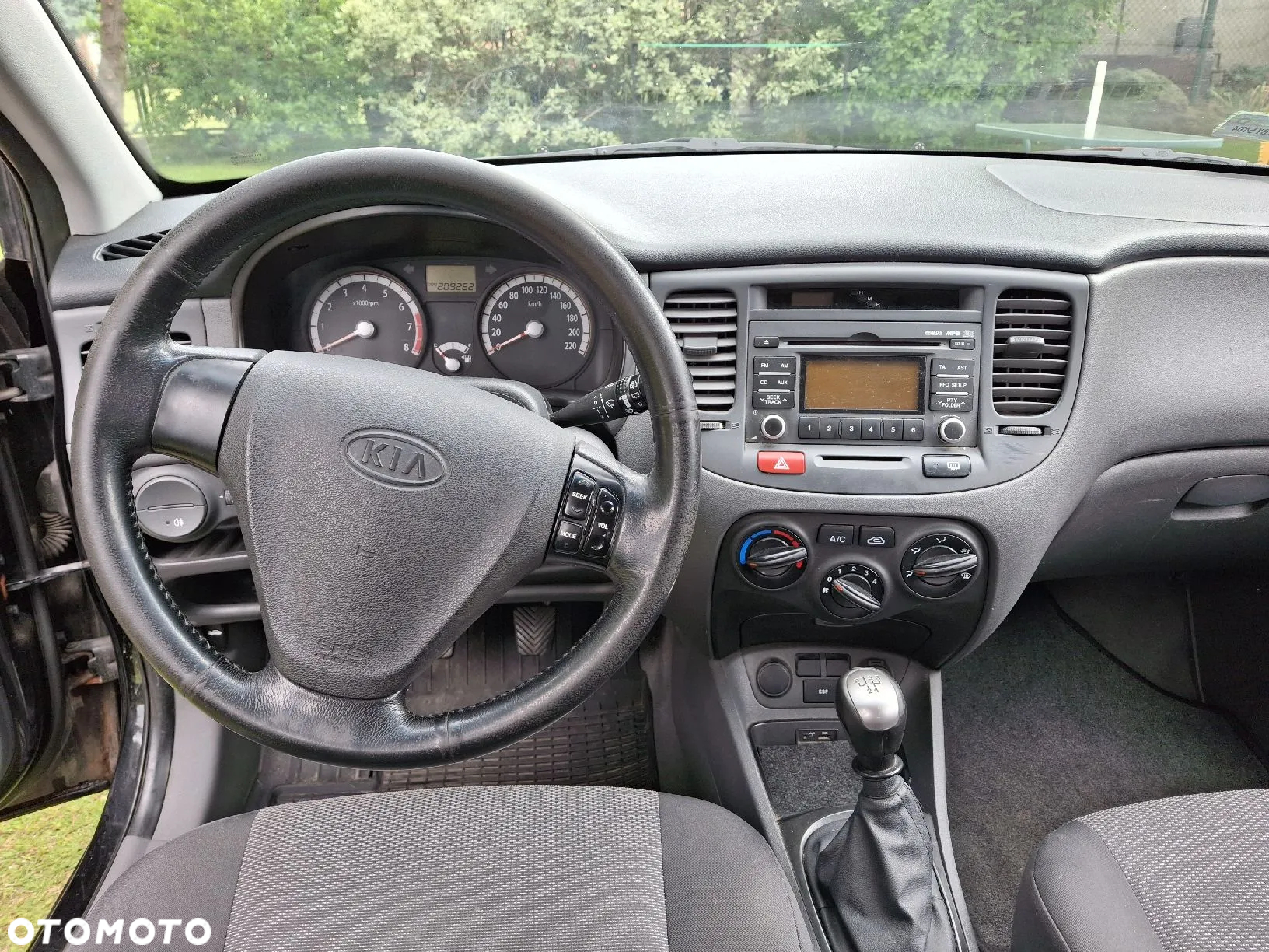 Kia Rio 1.4 (swo) / Family - 12