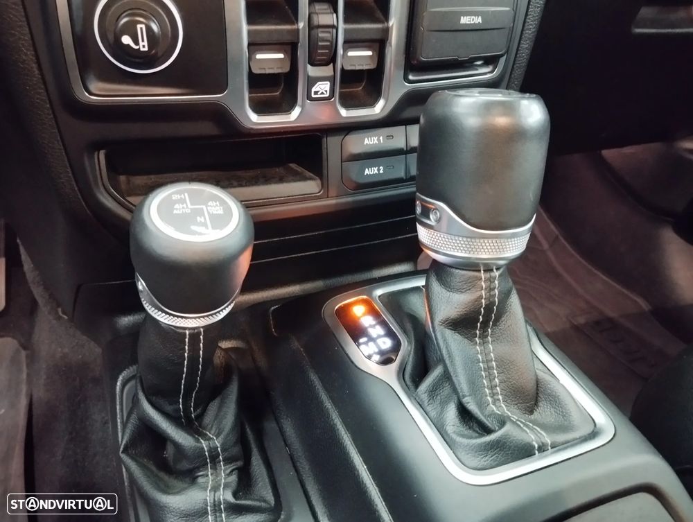 Jeep Wrangler Unlimited 2.2 CRD Sahara AT - 35