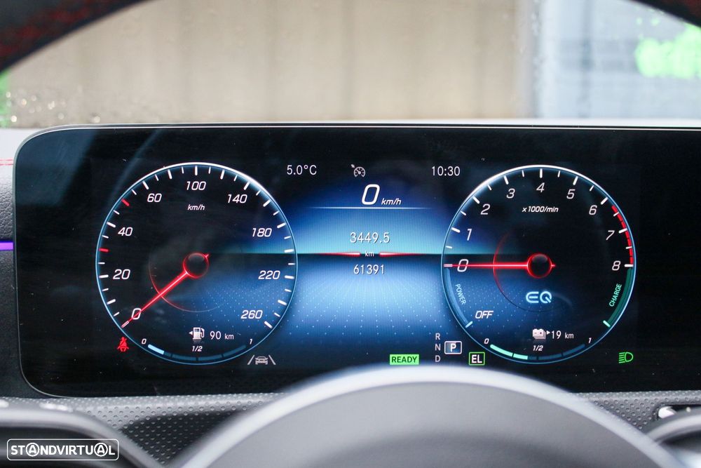 Mercedes-Benz CLA 250 e Shooting Brake AMG Line - 35