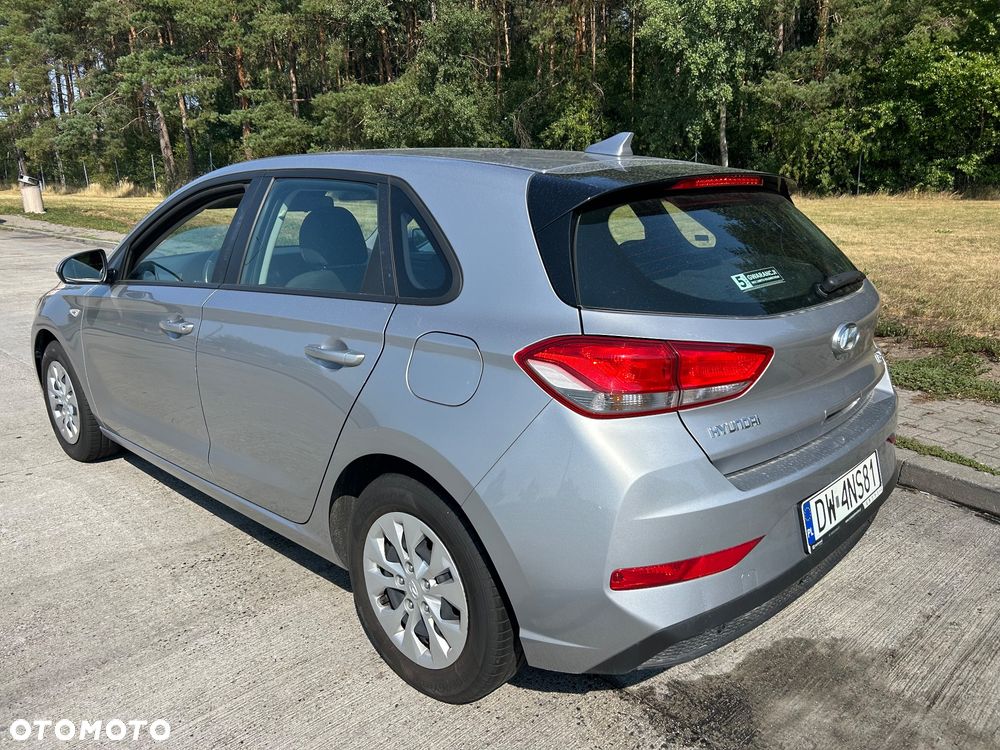 Hyundai i30 1.5 DPI Classic + - 13