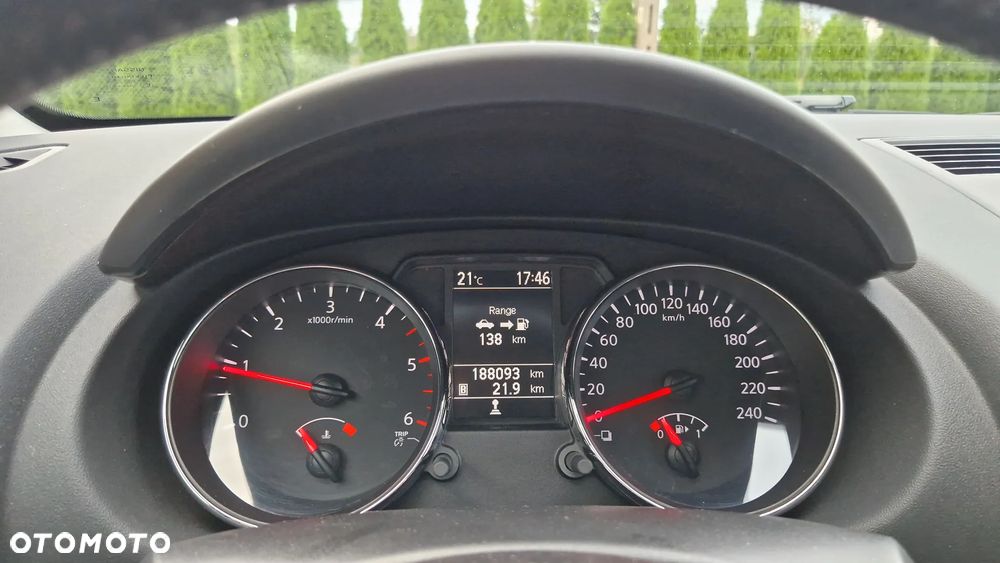 Nissan Qashqai 1.6 dCi DPF tekna - 16