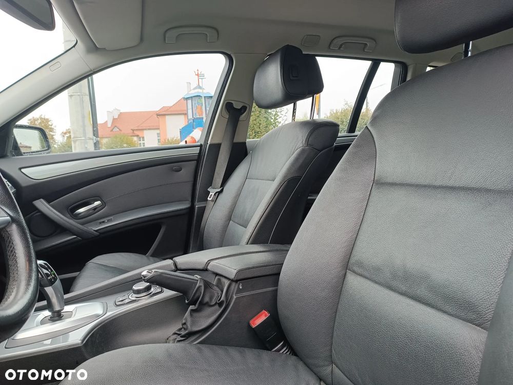 BMW Seria 5 520d Touring Special Edition - 24