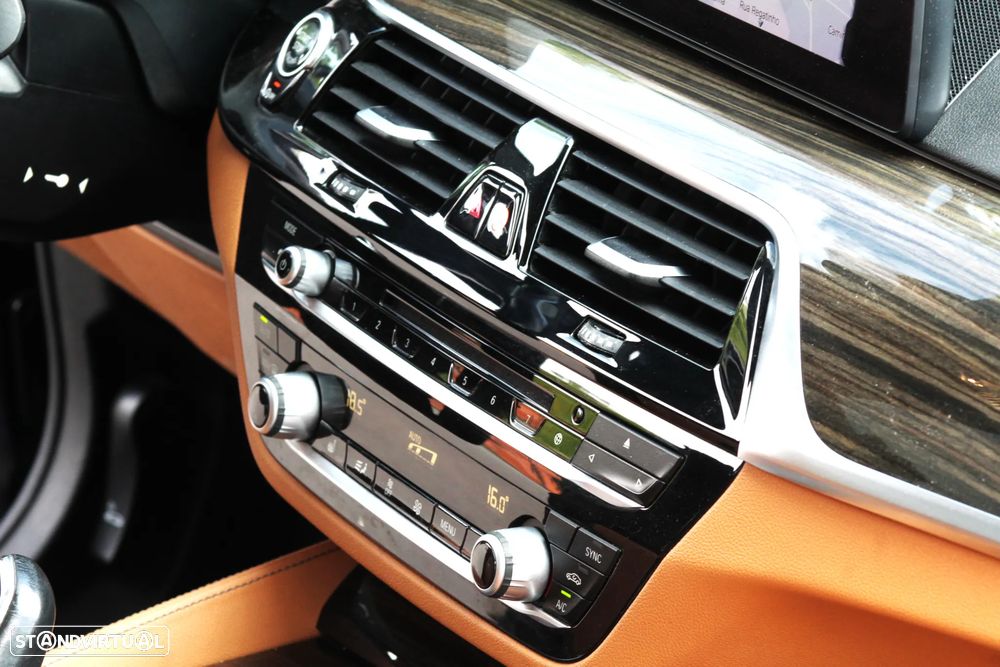 BMW 520 d Line Luxury Auto - 29