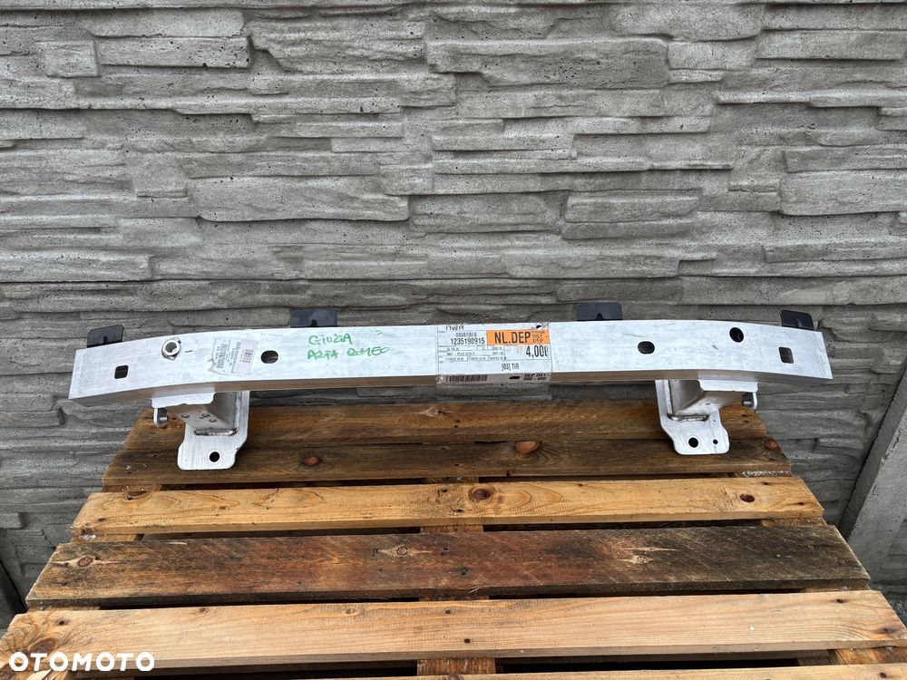 Alfa Romeo Giulia Belka zderzaka - 1