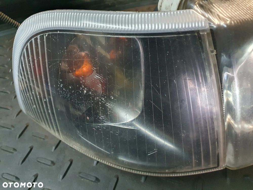 LAMPA PRAWY PRZÓD VOLVO V40 LIFT 30899683 CIEMNA + KIERUNKOWSKAZ KOMPLET EUROPA - 2