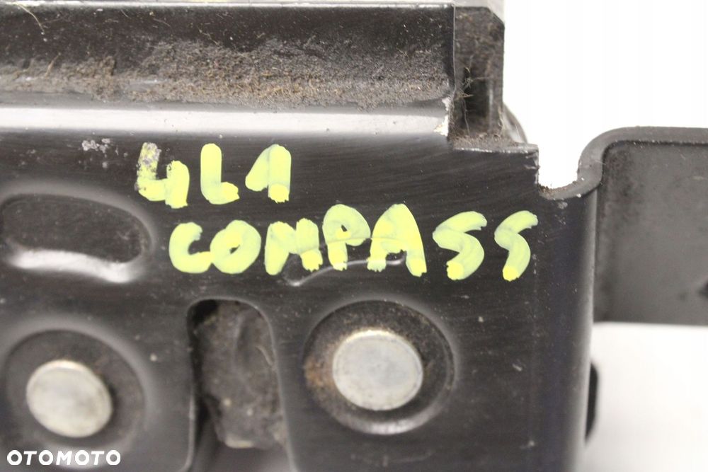 JEEP COMPASS I 06R- ZAMEK KLAPY BAGAŻNIKA TYŁ - 4