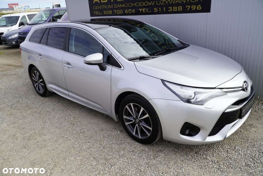 Toyota Avensis 2.0 D-4D Premium - 2