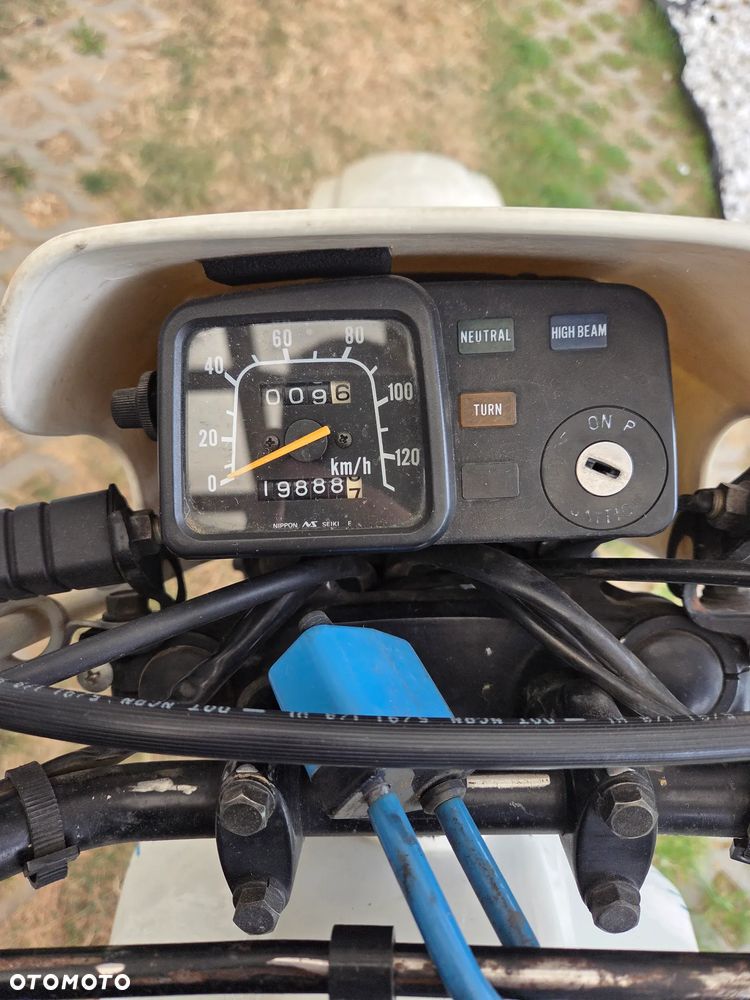 Suzuki DR - 6