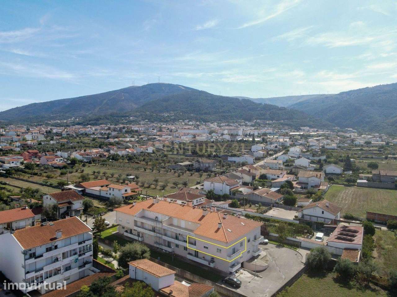 Apartamento T2 - C/ aparcamento e arrumo - Grande imagem: 2/37