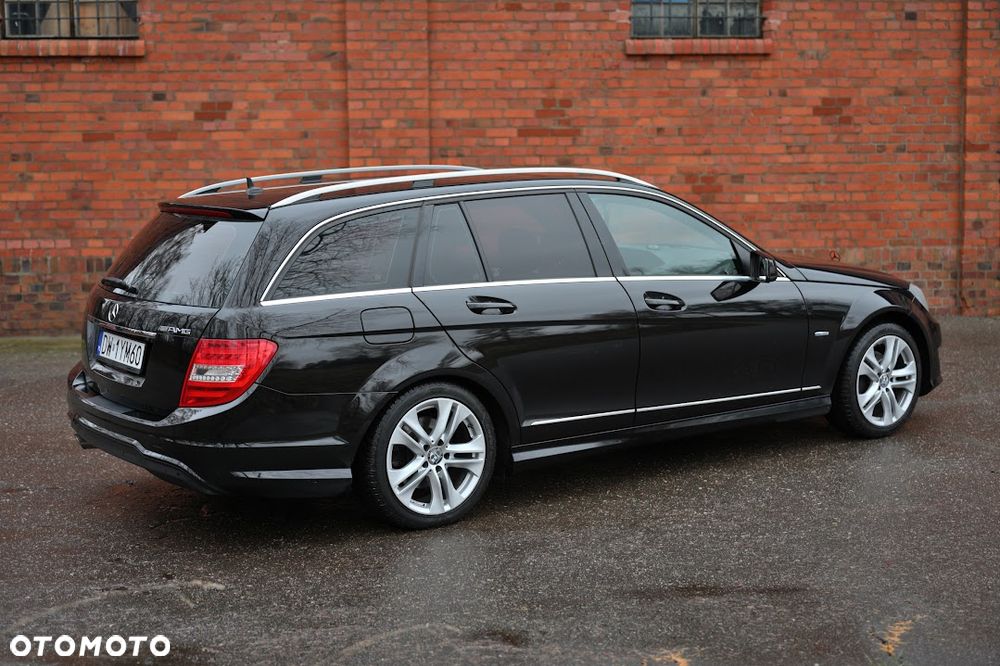 Mercedes-Benz Klasa C 180 CGI BlueEFFICIENCY Avantgarde - 6