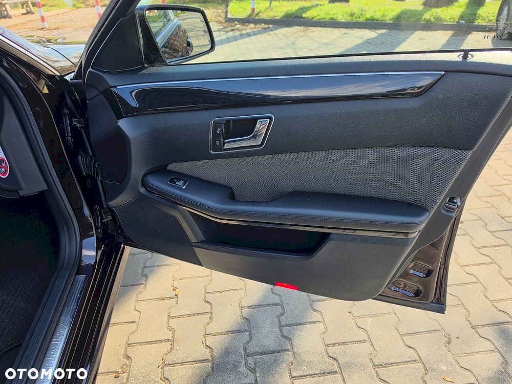 Mercedes-Benz Klasa E 250 CDI DPF BlueEFFICIENCY Avantgarde - 21
