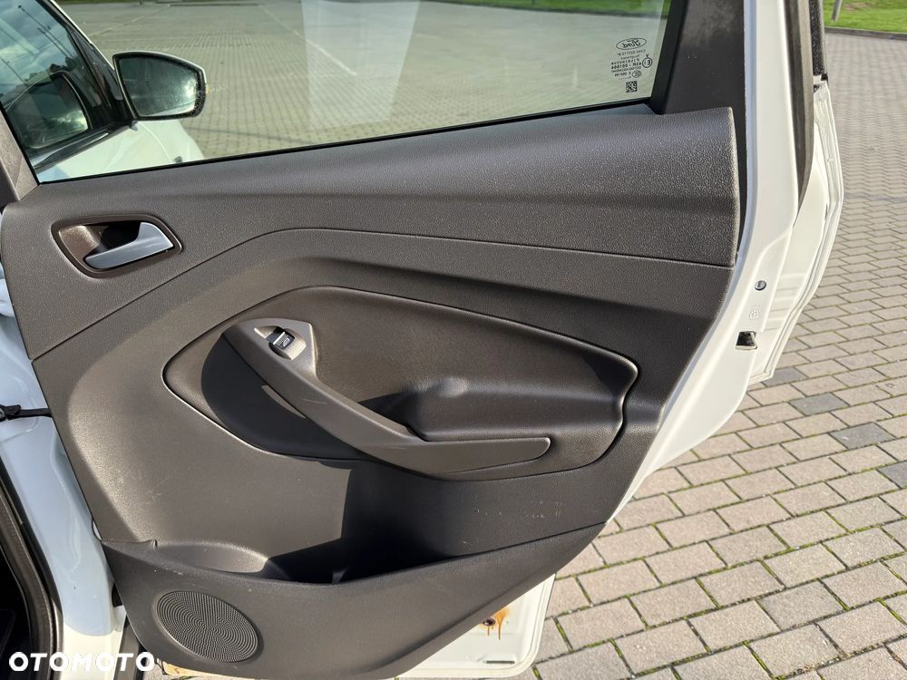 Ford Kuga 1.6 EcoBoost 2x4 Titanium - 19