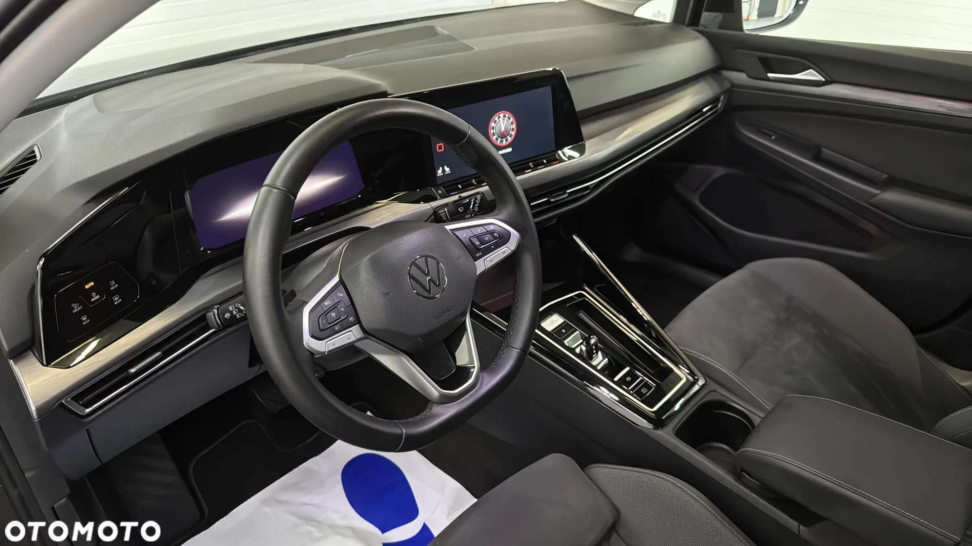 Volkswagen Golf VIII 1.5 eTSI EVO Style DSG - 11