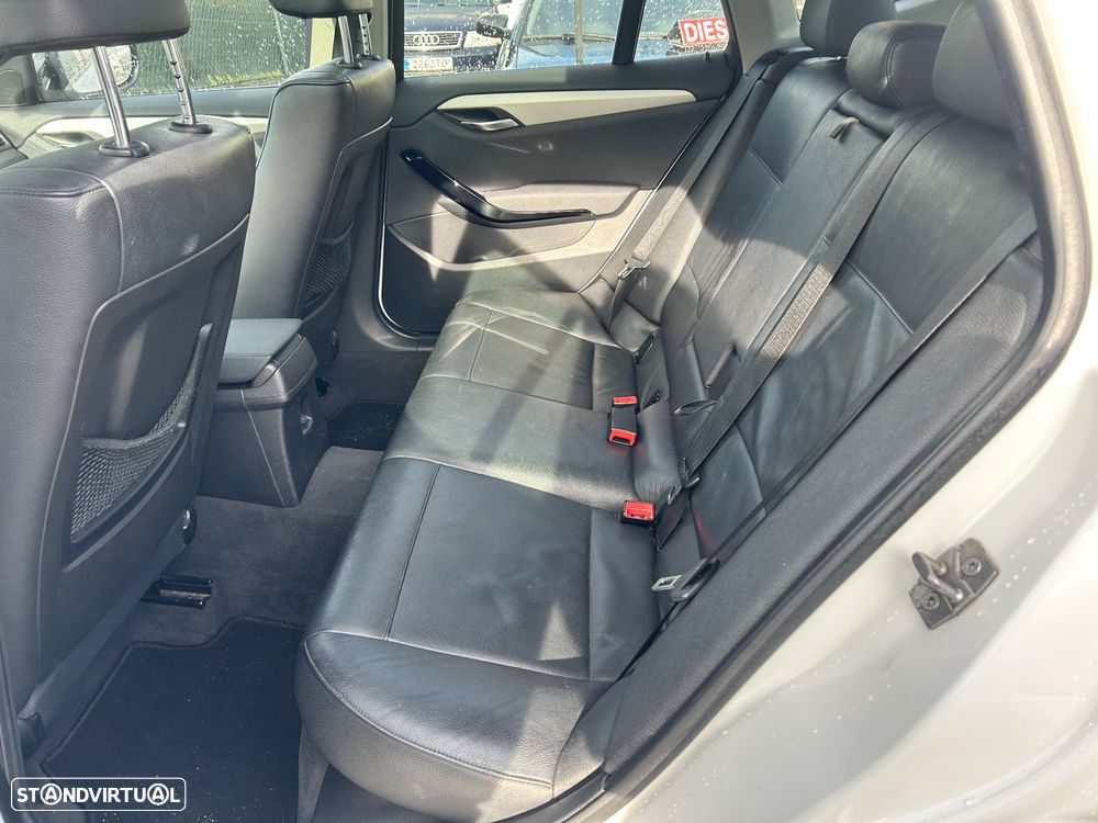 BMW X1 sDrive18d - 11