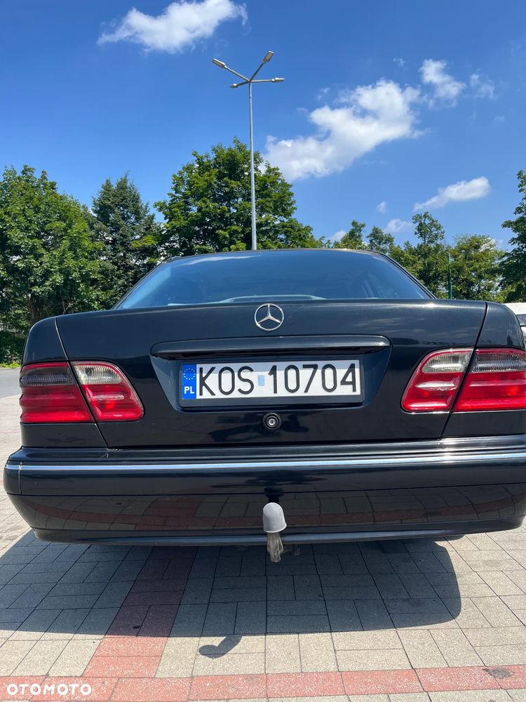 Mercedes-Benz Klasa E - 16