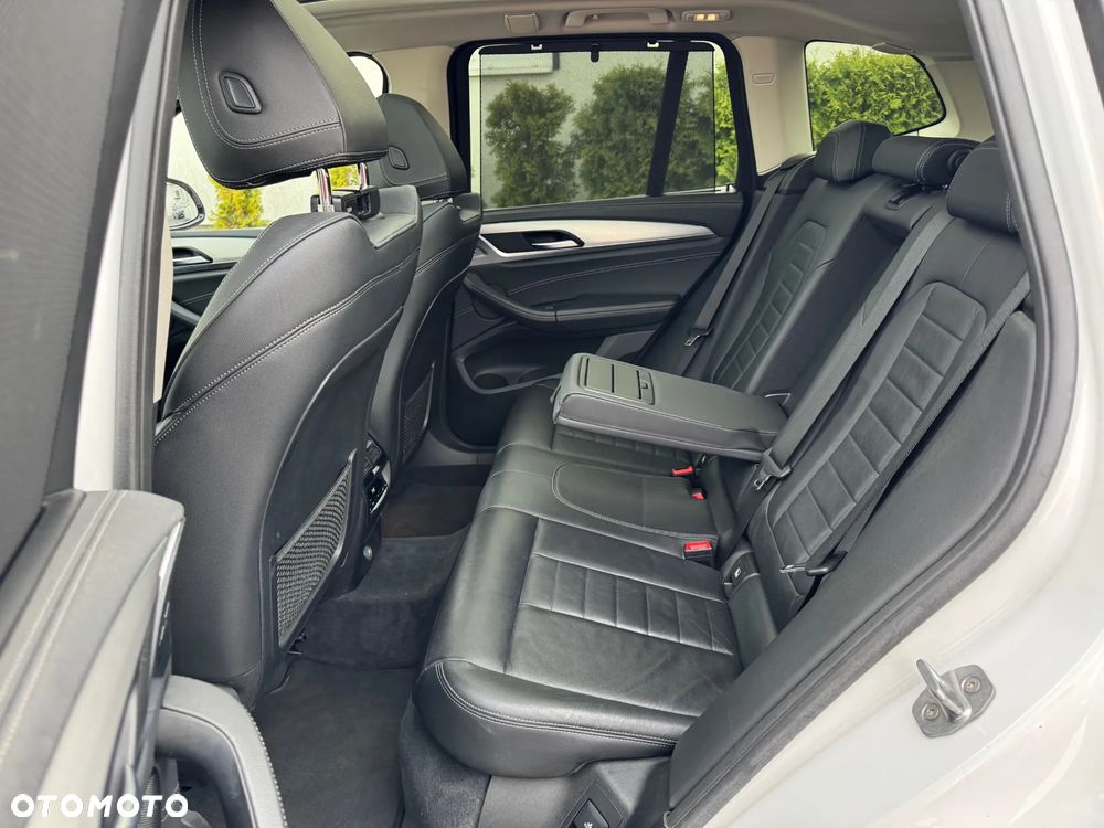BMW X3 xDrive30i GPF Luxury Line - 11