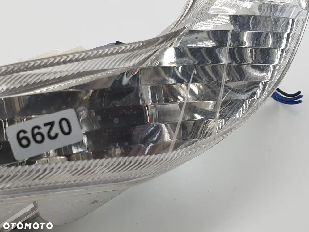 KIERUNKOWSKAZ  PRAWY  PEUGEOT E-VIVACITY - 8