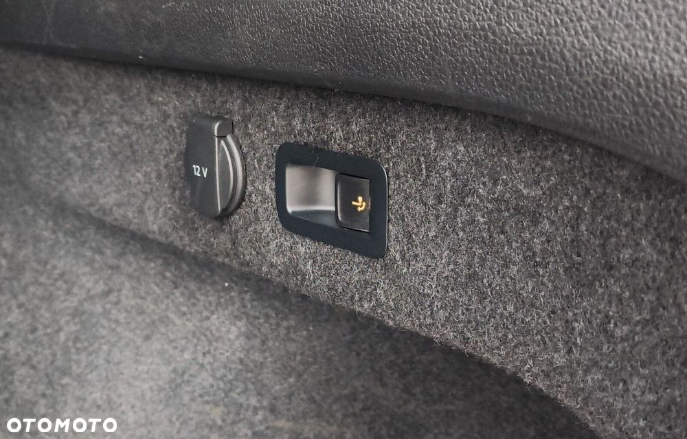 Volkswagen Passat - 28