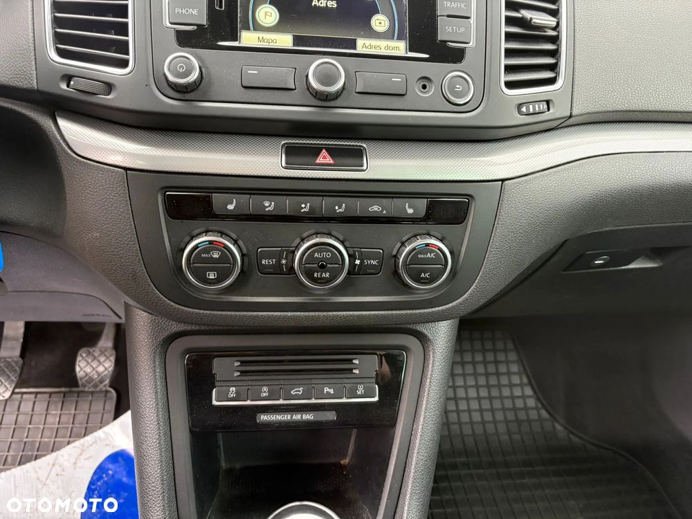 Volkswagen Sharan 2.0 TDI 4Motion BlueMotion Technology Highline - 28