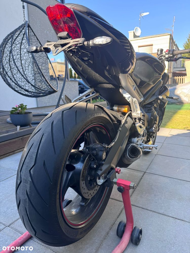 Triumph Street Triple - 23