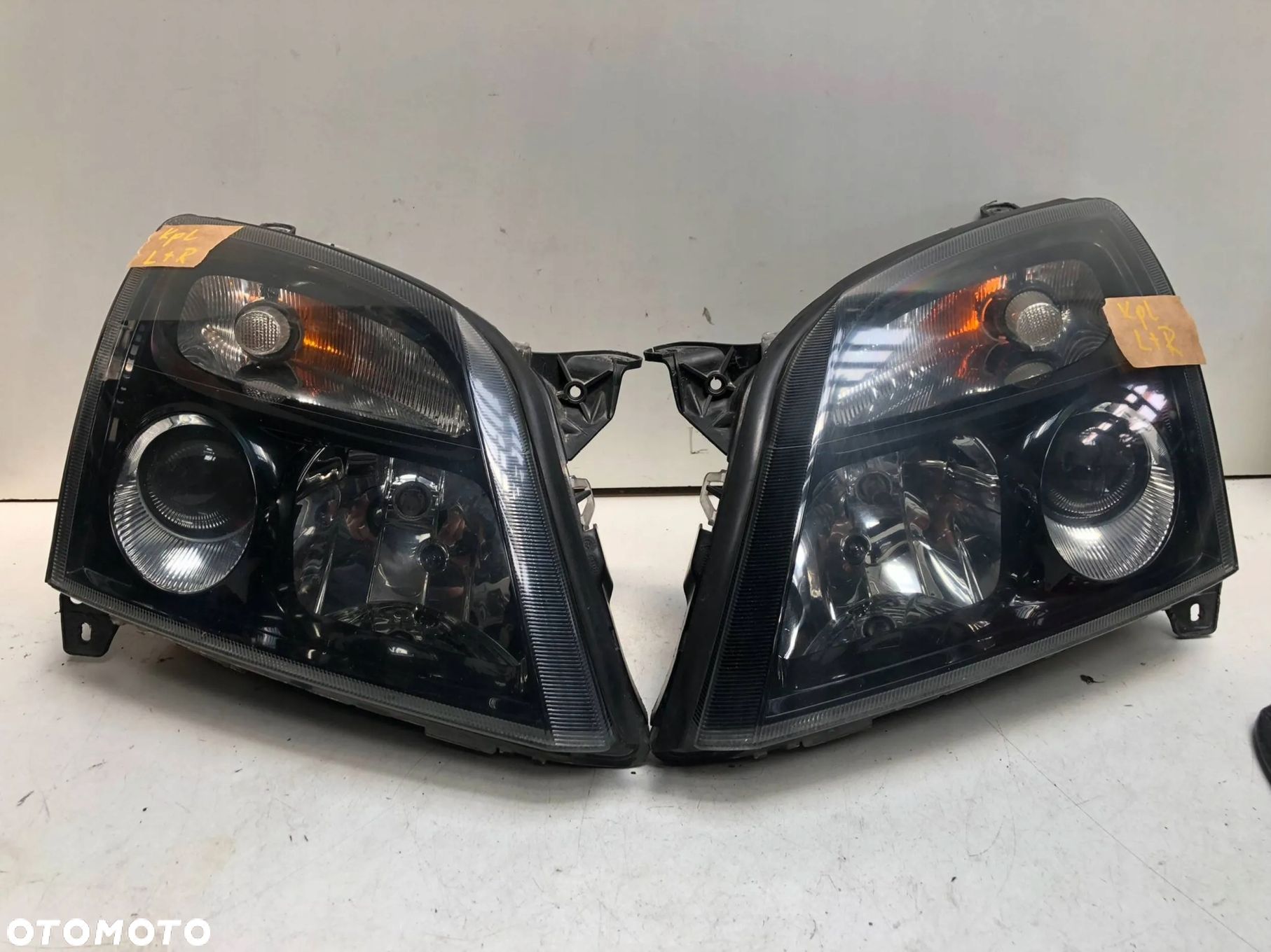 Reflektory Lampy Xenon Opel Vectra C - 1