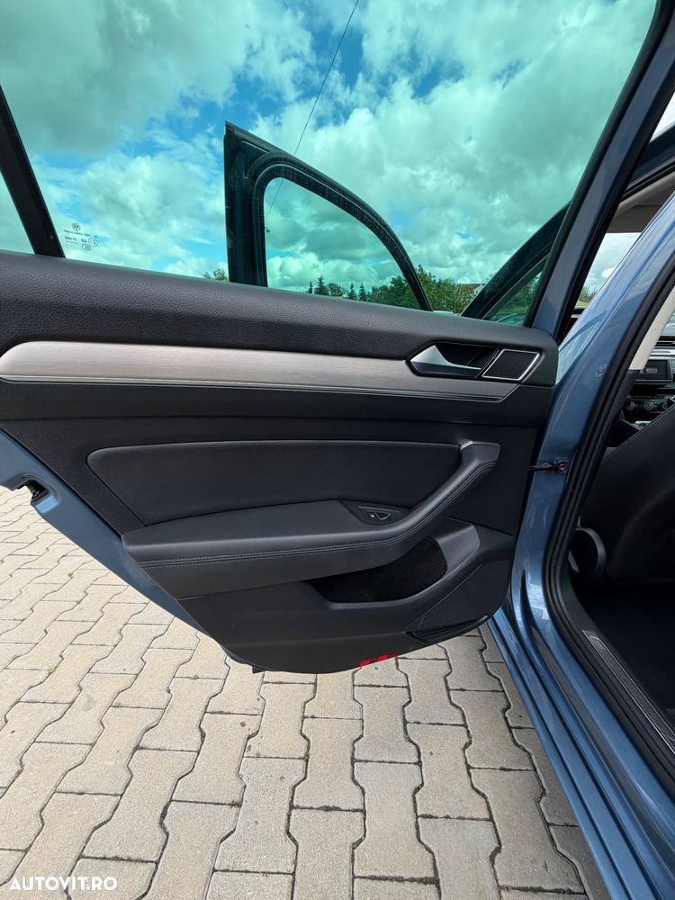 Volkswagen Passat 2.0 Blue TDI SCR Highline - 23