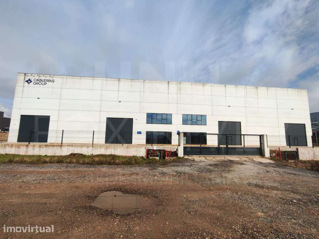 Armazém Industrial para Arrendamento em Gandra, Valença - 4.500 m² - Grande imagem: 2/13