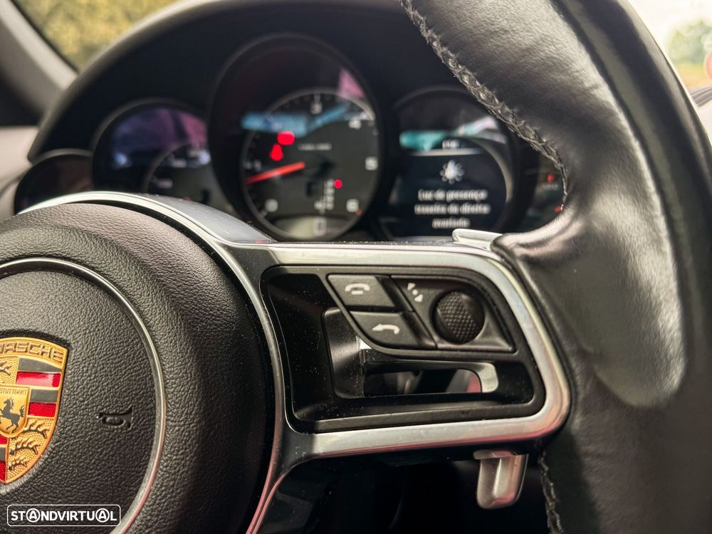 Porsche Cayenne - 55