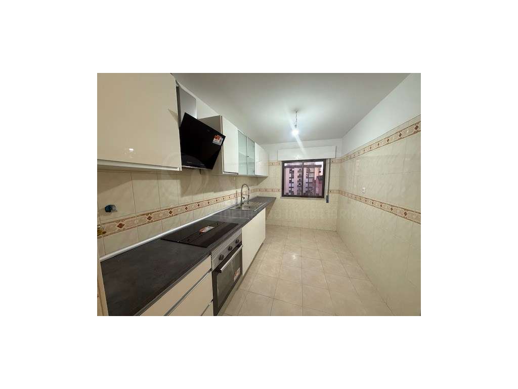 Apartamento T2 em Mem Martins, Sintra - Grande imagem: 2/13