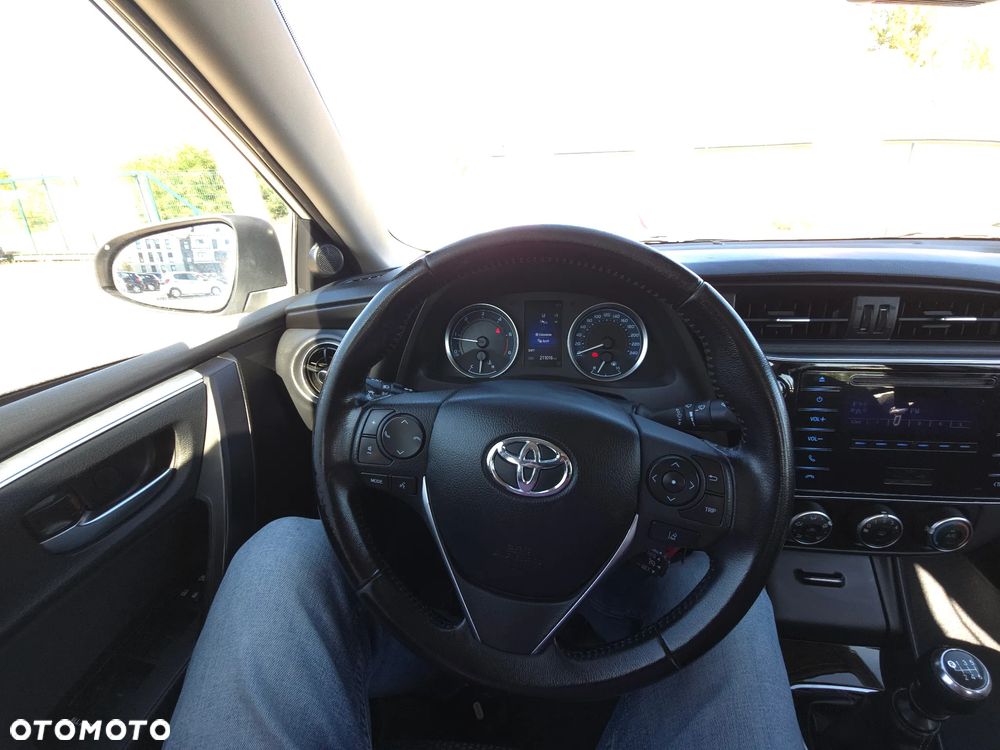 Toyota Corolla 1.4 D-4D Premium - 30