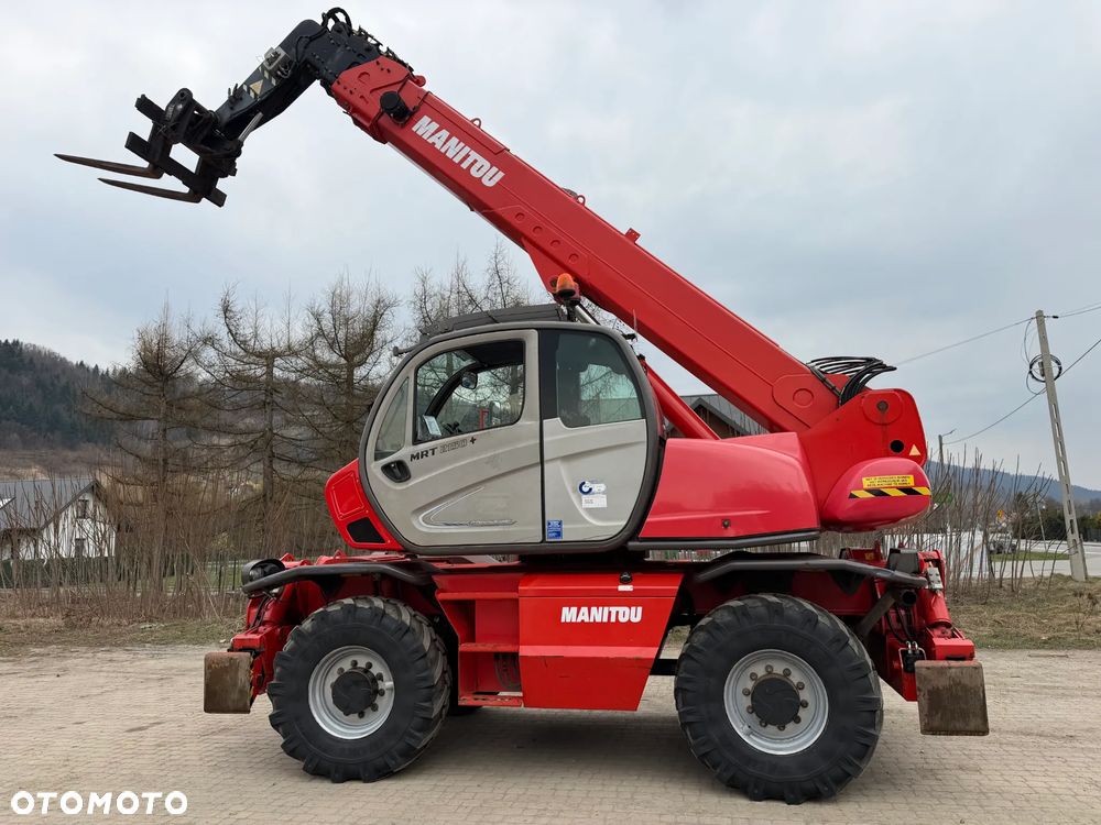 Manitou MRT2150+PRIVILEGE Ładowarka teleskopowa 4x4 ROTO 21metrów. Bez AdBLUE bez DPF. udźwig 5ton jak Nowa z Norwegii 4900mtg. 2015rok. Obrót pełny. Zero luzów wycieków. Zadbana maszyna z Fermy Norweskiej. Silnik 160 Km. AUTEC zdalne sterowanie. Ani deka luzów czy wycieków. Opony jak Nowe. Pełny Oryginał. Niski przebieg. Stabilizatory. Zamki na tłokach. OKAZJA - 1