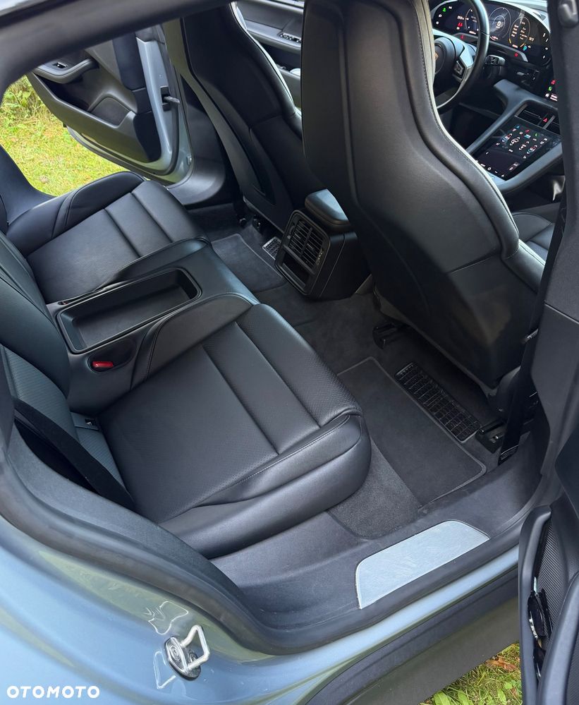 Porsche Taycan 4S Performance Plus - 11