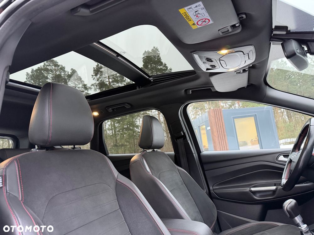 Ford Kuga 1.5 EcoBoost 2x4 ST-Line - 16