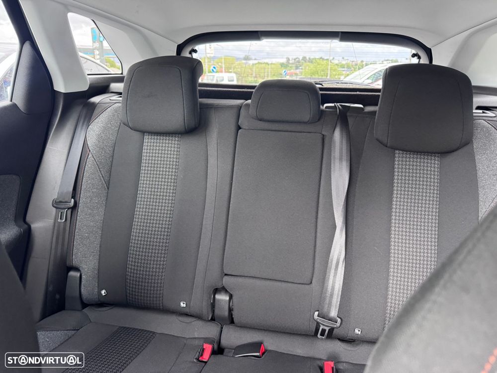 Peugeot 3008 PureTech 130 Stop & Start GPF EAT8 Active - 8